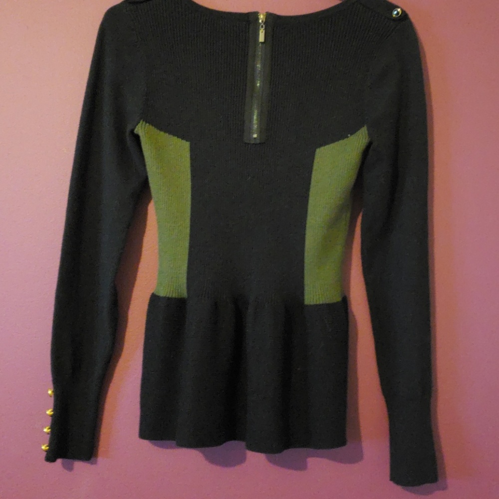 Small sweater - Picture 2 of 3